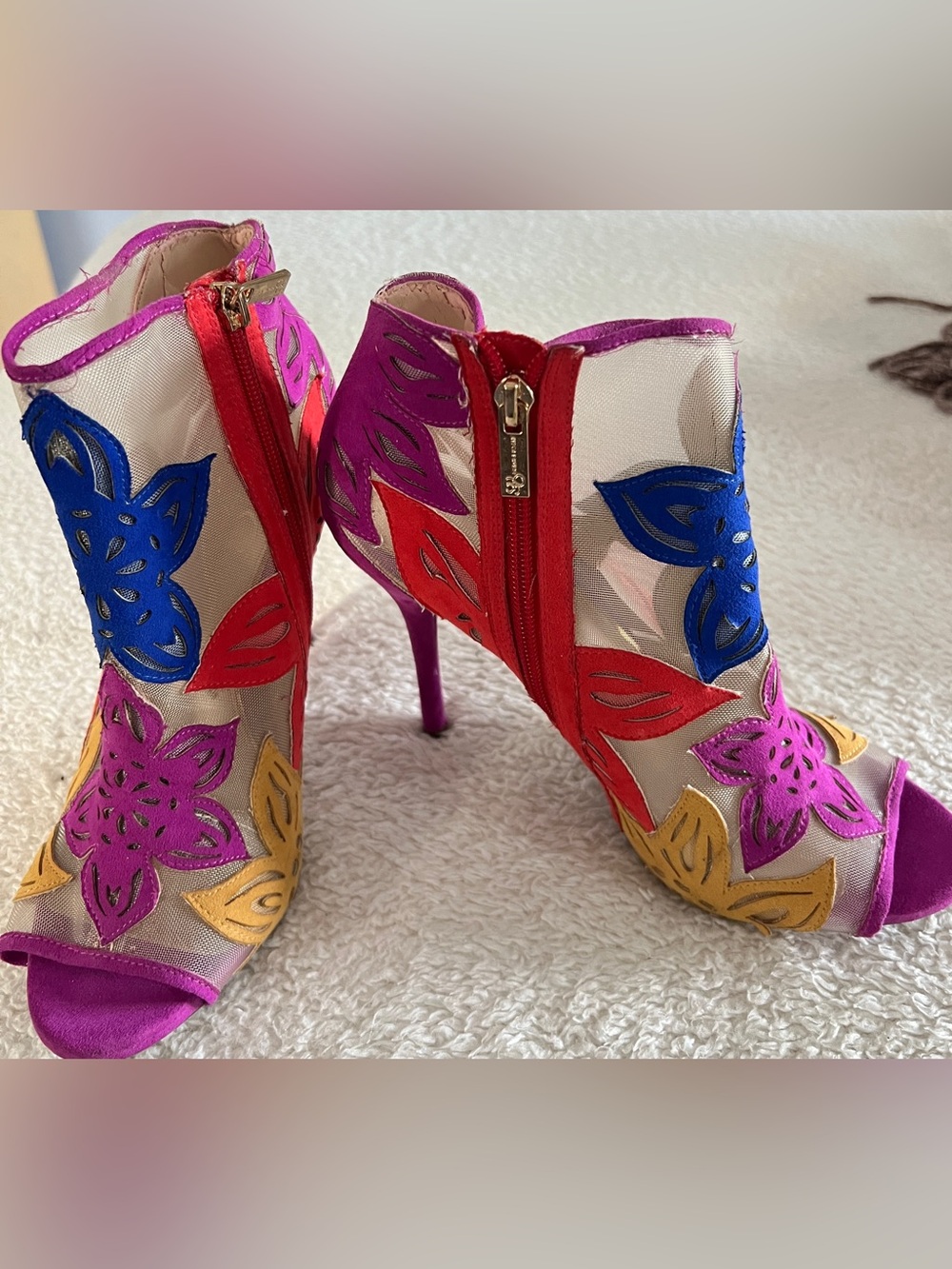 Jessica Simpson multi-color floral mesh peep-toe ankle bootie’s Size 8.5